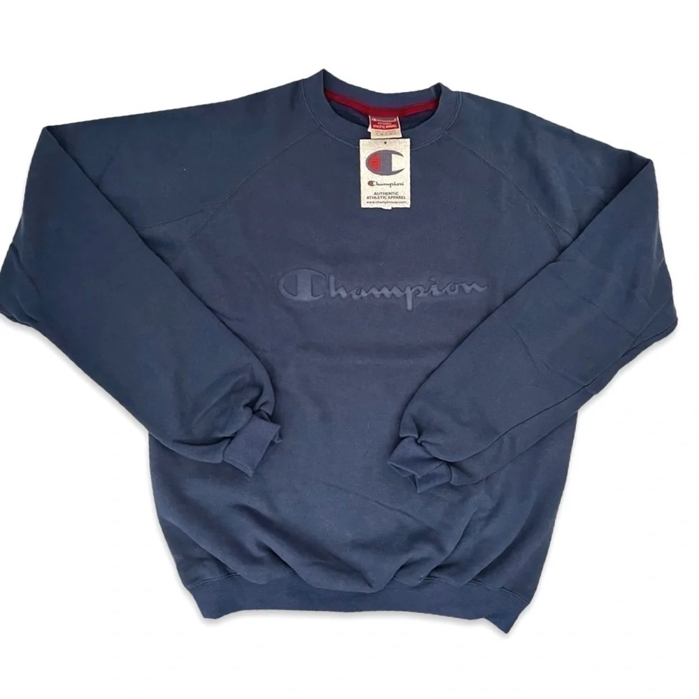 Champion Navy Embossed Logo Sweatshirt NWT Men’s Medium Classic Crewneck - Picture 7 of 13
